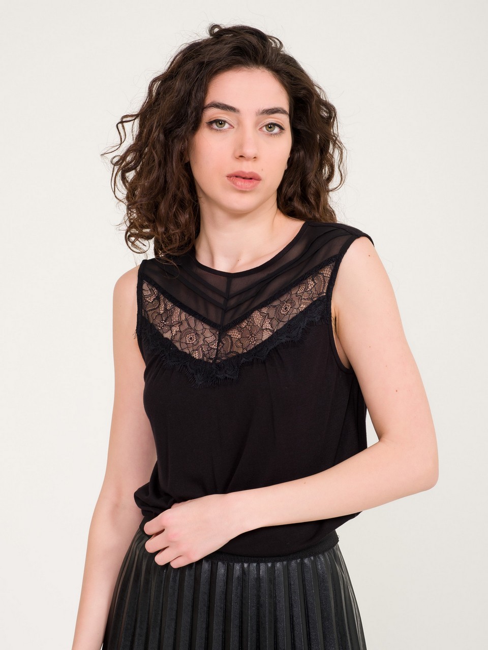 Lace And Embroidery Detailed Blouse