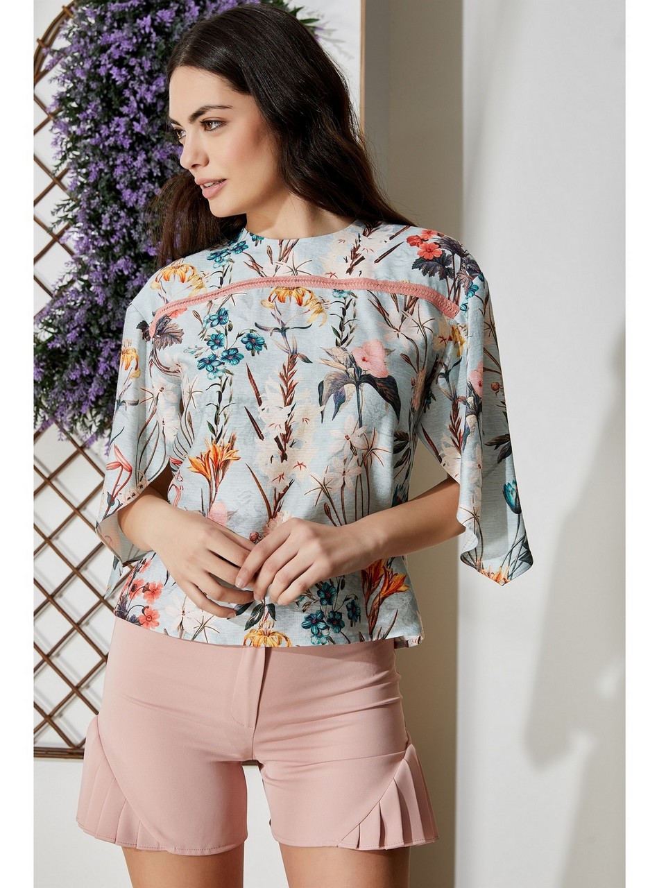 Round Neck Floral Patterned Blouse
